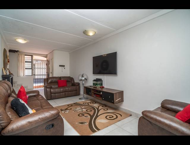 3 BEDROOM TOWNHOUSE TO LET IN UMGENI PARK